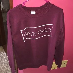 maroon sweatshirt